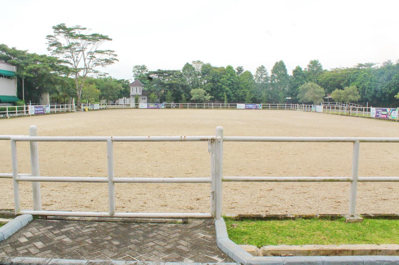 Apm Equestrian Resort Tangerang Eksteriør billede