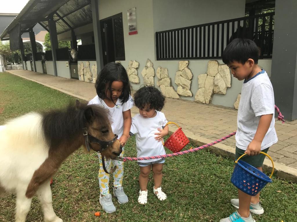 Apm Equestrian Resort Tangerang Eksteriør billede